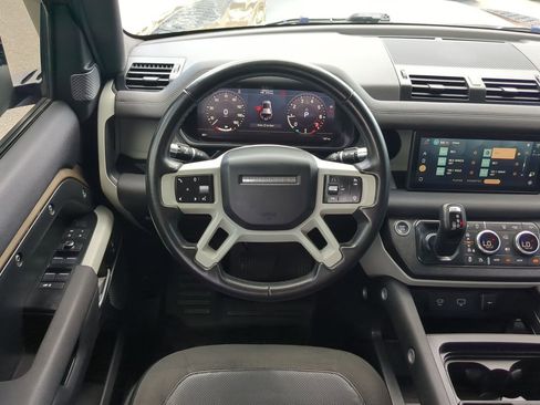 Used 2020 Land Rover Defender 110 First Edition image 16