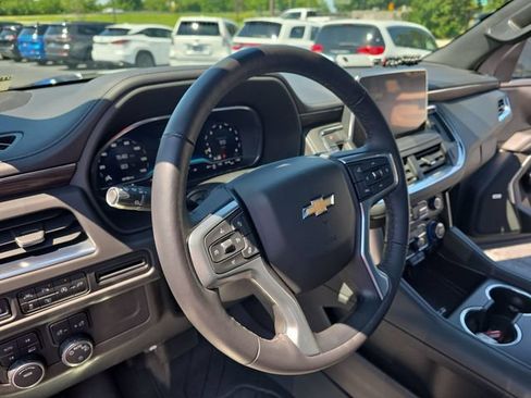 Used 2022 Chevrolet Tahoe LT w/ Luxury Package AWD/4WD image 18