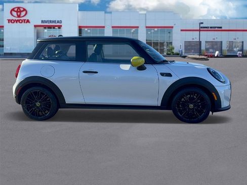 Used 2024 MINI Cooper SE image 4