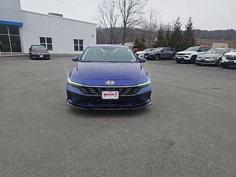 Used 2024 Hyundai Elantra Limited image 8