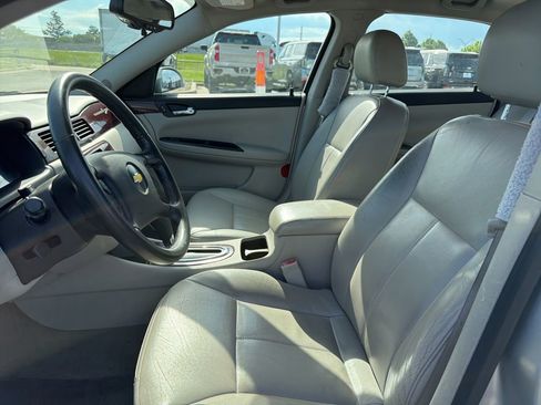 Used 2006 Chevrolet Impala LT FWD image 10