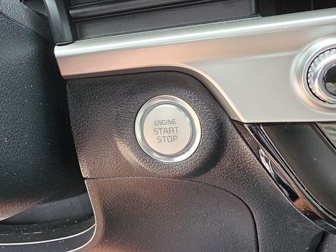 Certified 2023 Kia Telluride EX w/ EX Captain's Chair Package FWD image 29