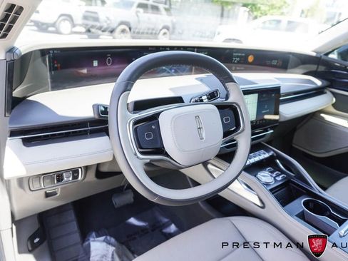 Used 2025 Lincoln Nautilus Premier AWD/4WD image 24