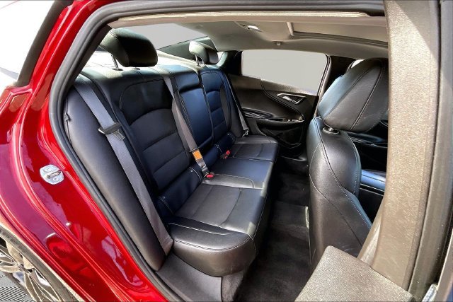 Used 2022 Chevrolet Malibu Premier FWD image 17