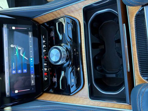 Used 2022 Jeep Grand Wagoneer Series II image 16