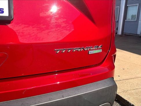 Used 2020 Ford Edge Titanium w/ Equipment Group 301A FWD image 7