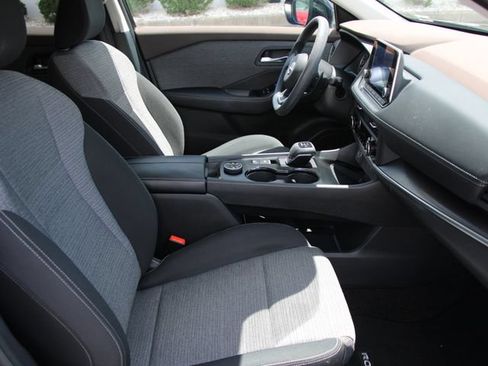 Certified 2023 Nissan Rogue SV AWD/4WD image 32