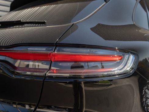 New 2025 Porsche Macan AWD/4WD image 15