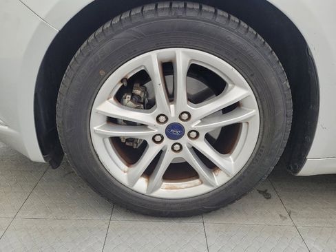 Used 2018 Ford Fusion SE w/ Fusion SE Technology Package image 31