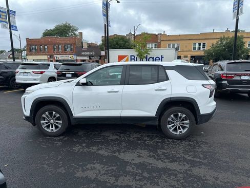 Used 2025 Chevrolet Equinox LT FWD image 5
