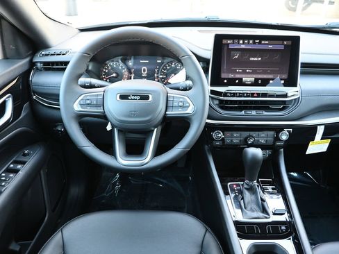 New 2026 Jeep Compass Latitude image 23