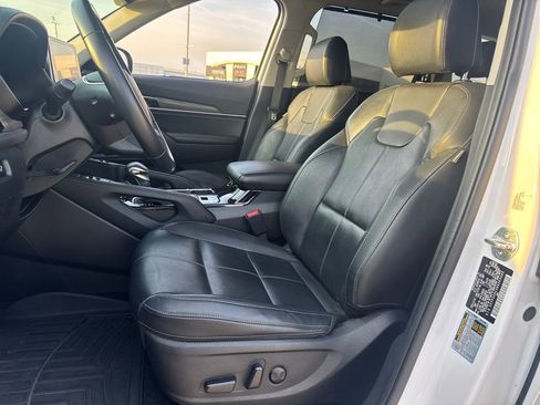 Used 2022 Kia Telluride EX w/ EX Premium Package FWD image 19