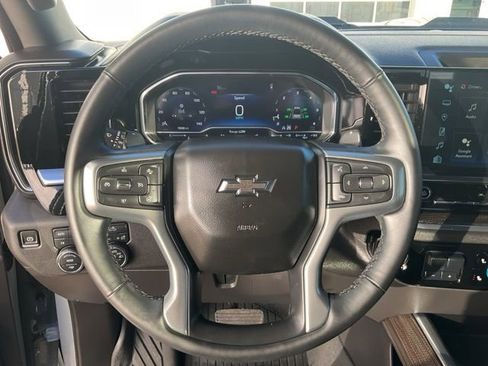 Used 2024 Chevrolet Silverado 1500 LT Trail Boss w/ Convenience Package II image 9