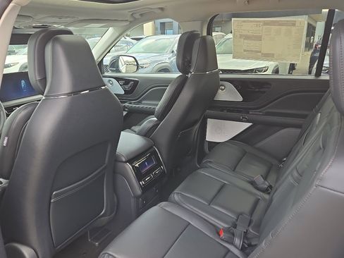 New 2026 Lincoln Aviator Reserve AWD/4WD image 14