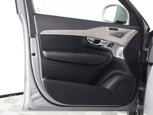 Certified 2024 Volvo XC90 B6 Ultimate AWD/4WD image 17