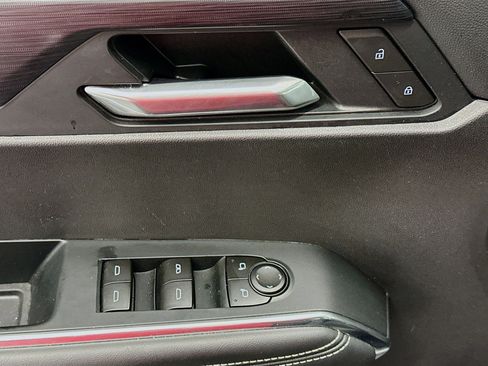 Used 2025 GMC Acadia Elevation image 15