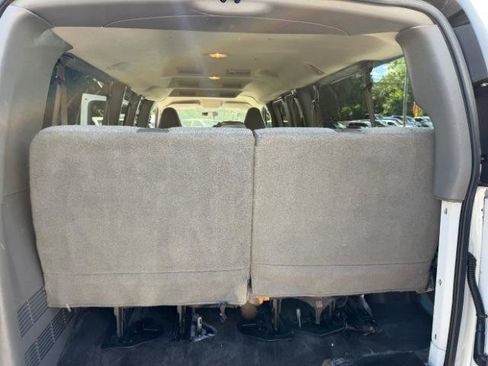 Used 2017 Chevrolet Express 3500 LT w/ LT Preferred Equipment Group RWD image 23