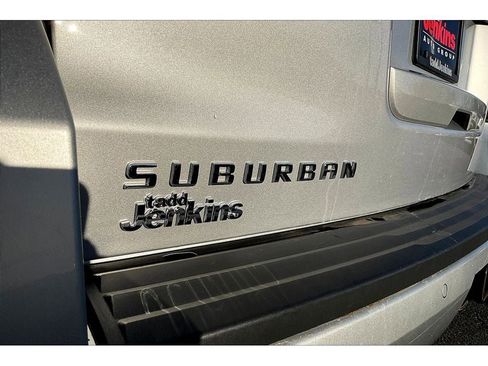 Used 2018 Chevrolet Suburban LT image 34