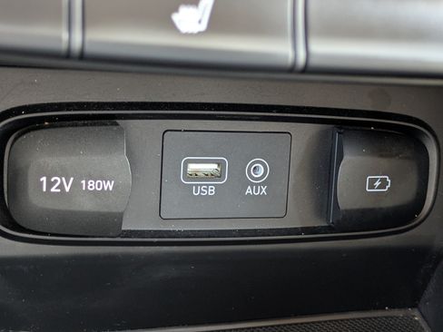Used 2019 Hyundai Santa Fe Limited FWD image 23