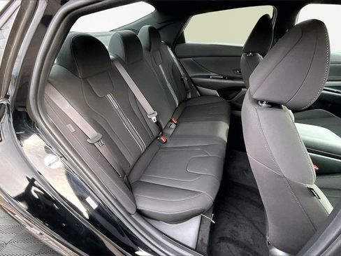 Used 2025 Hyundai Elantra Sport image 27
