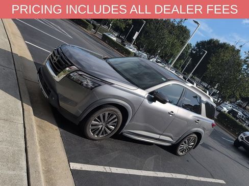 Used 2022 Nissan Pathfinder SL w/ SL Premium Package AWD/4WD image 2