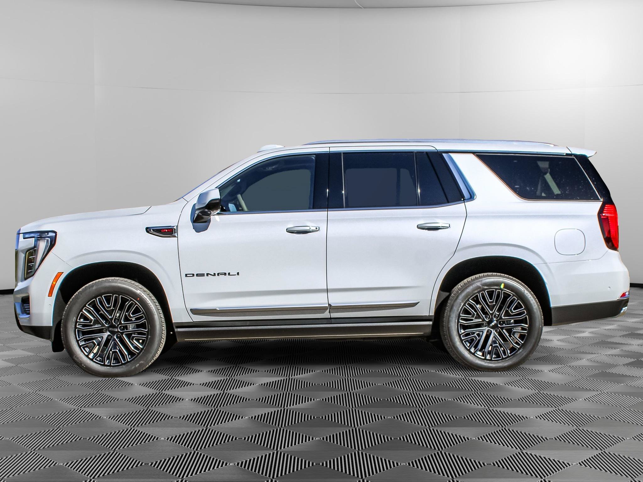 New 2027 GMC Yukon Denali w/ Denali Reserve Package AWD/4WD image 4