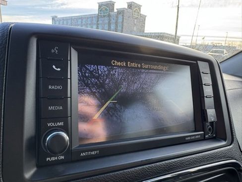 Used 2019 Dodge Grand Caravan SE w/ Rear Park Assist Package image 4