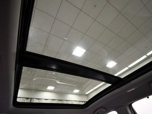 Used 2024 Acura MDX SH-AWD w/ Technology Package image 16
