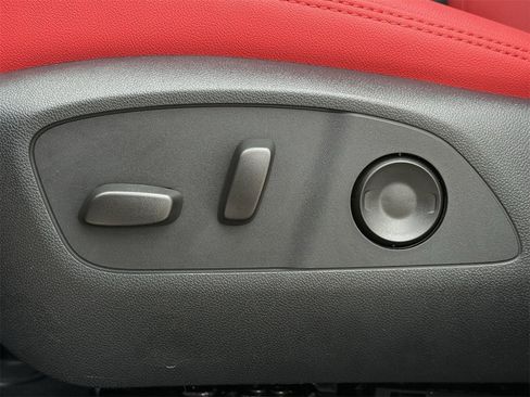 New 2026 Chevrolet Equinox EV RS image 19