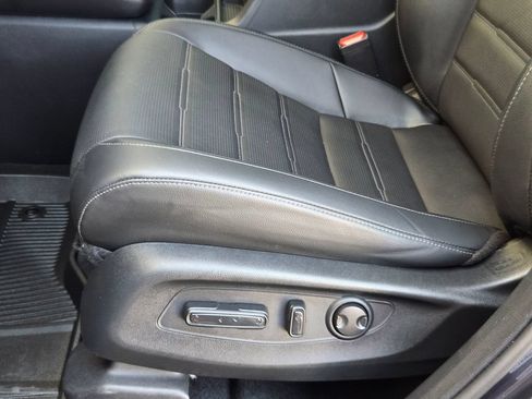 Used 2025 Honda CR-V EX-L image 13