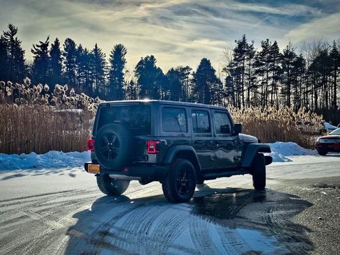 Certified 2021 Jeep Wrangler Unlimited Sahara image 4
