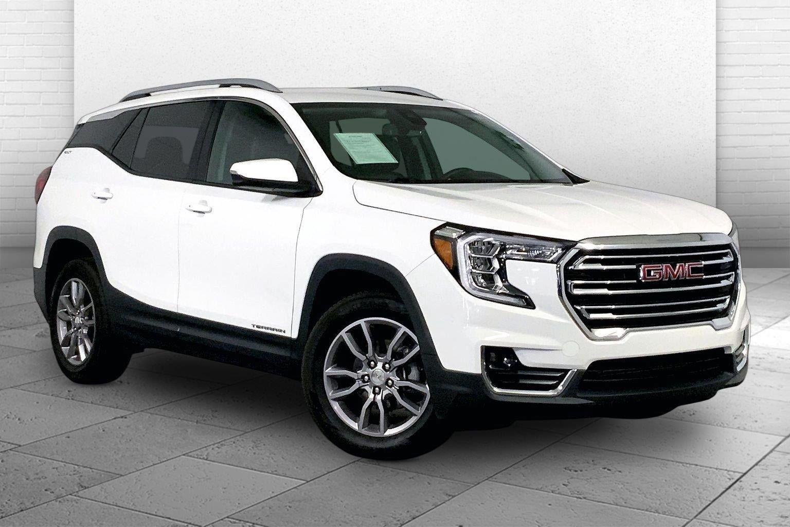 Used 2024 GMC Terrain SLT AWD/4WD image 1