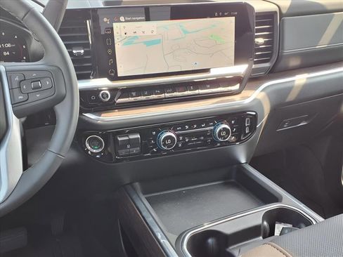 New 2025 GMC Sierra 2500 SLT w/ SLT Premium Package image 6