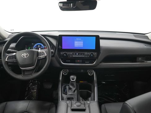 Used 2025 Toyota Grand Highlander AWD Hybrid image 17