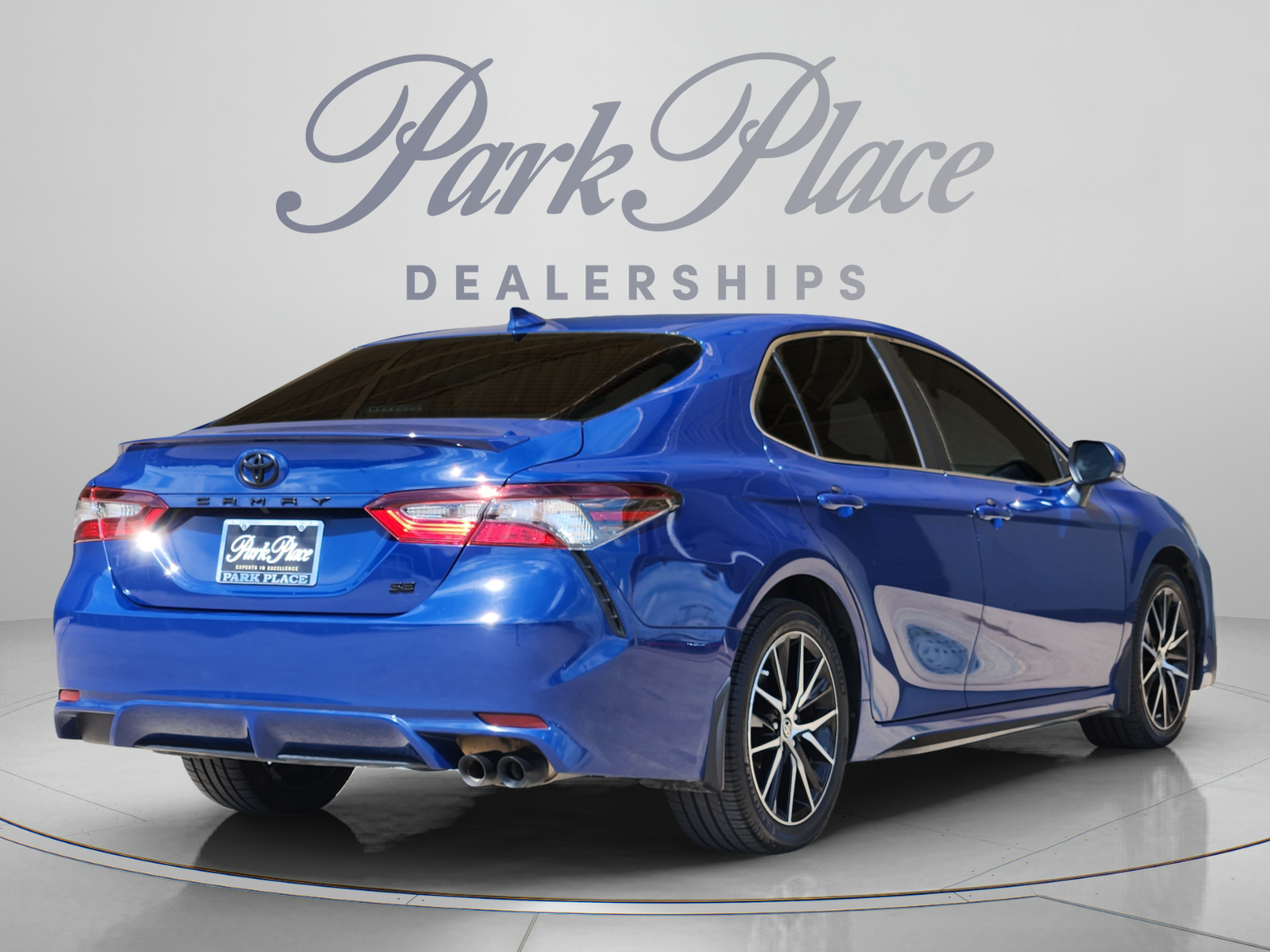 Used 2024 Toyota Camry SE FWD image 6