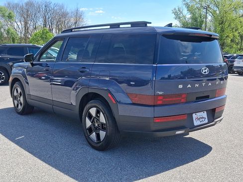 Used 2025 Hyundai Santa Fe SEL FWD image 4