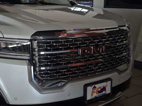 Used 2023 GMC Acadia Denali w/ Denali Ultimate Package FWD image 7