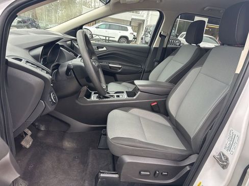 Used 2019 Ford Escape SE image 11