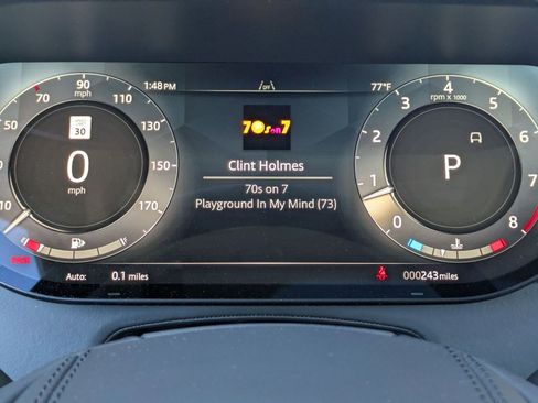 Used 2025 Land Rover Range Rover SE image 18