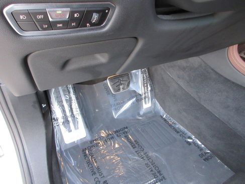 Used 2021 BMW X7 M50i image 36