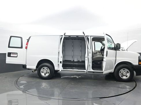 Used 2020 Chevrolet Express 2500 w/ Driver Convenience Package image 28