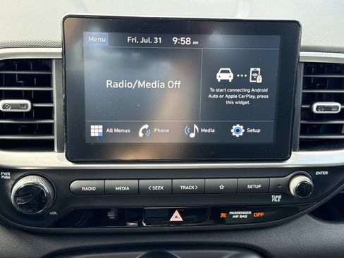 Used 2023 Hyundai Venue SEL w/ Cargo Package FWD image 5