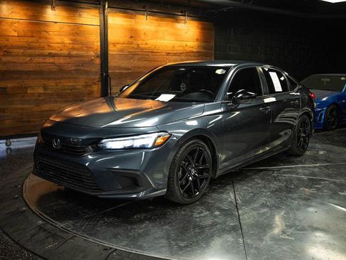 Used 2024 Honda Civic Sport image 2