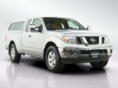 Used 2011 Nissan Frontier SV w/ SV Premium Utility Pkg AWD/4WD image 6