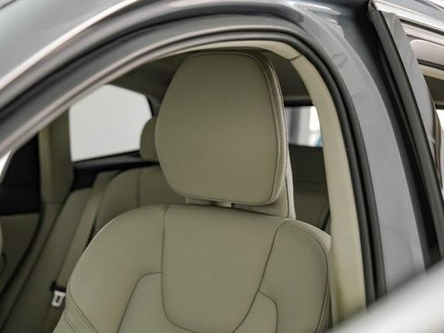 Used 2021 Volvo XC60 T8 Inscription Expression w/ Advanced Package image 27