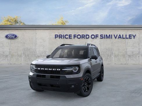 Used 2025 Ford Bronco Sport Outer Banks w/ Outer Banks Tech Package+ AWD/4WD image 2
