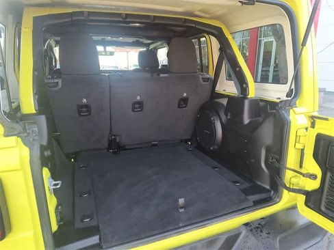 Used 2023 Jeep Wrangler Sahara image 23