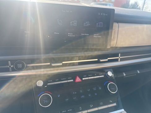 Used 2025 Hyundai Santa Fe SEL image 11