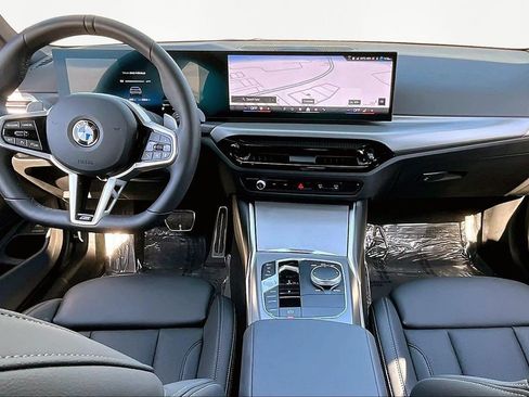 Used 2026 BMW 330i Sedan w/ M Sport Package image 7