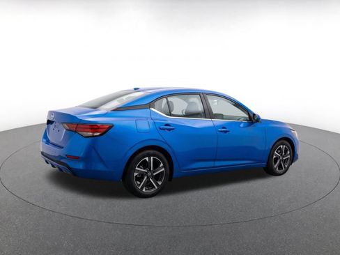 Used 2025 Nissan Sentra SV FWD image 8